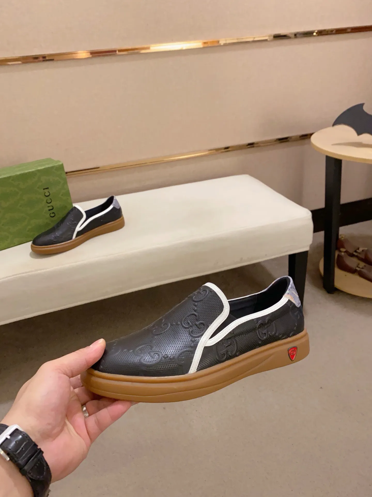 Men's clothing and shoes💰 440💰🇮🇹🇮🇹GUCCI (Gucci) top 🔍🔍 spring and summer models are on sale at the same time, the upper 🇮🇹 imported Italian first-layer cowhide, fully imported sheepskin lining 💪💪, completely 1⃣️compared 1⃣️Reproduction🇮🇹💪💪, ⚠Sole: The original sole is specially provided by the original factory, the exclusive movable molded sole is super comfortable, ⚠Original factory follow-up goods, 🔍🔍high quality, you can enter and leave the counter at will, welcome to compare⚠. Code number:38-44